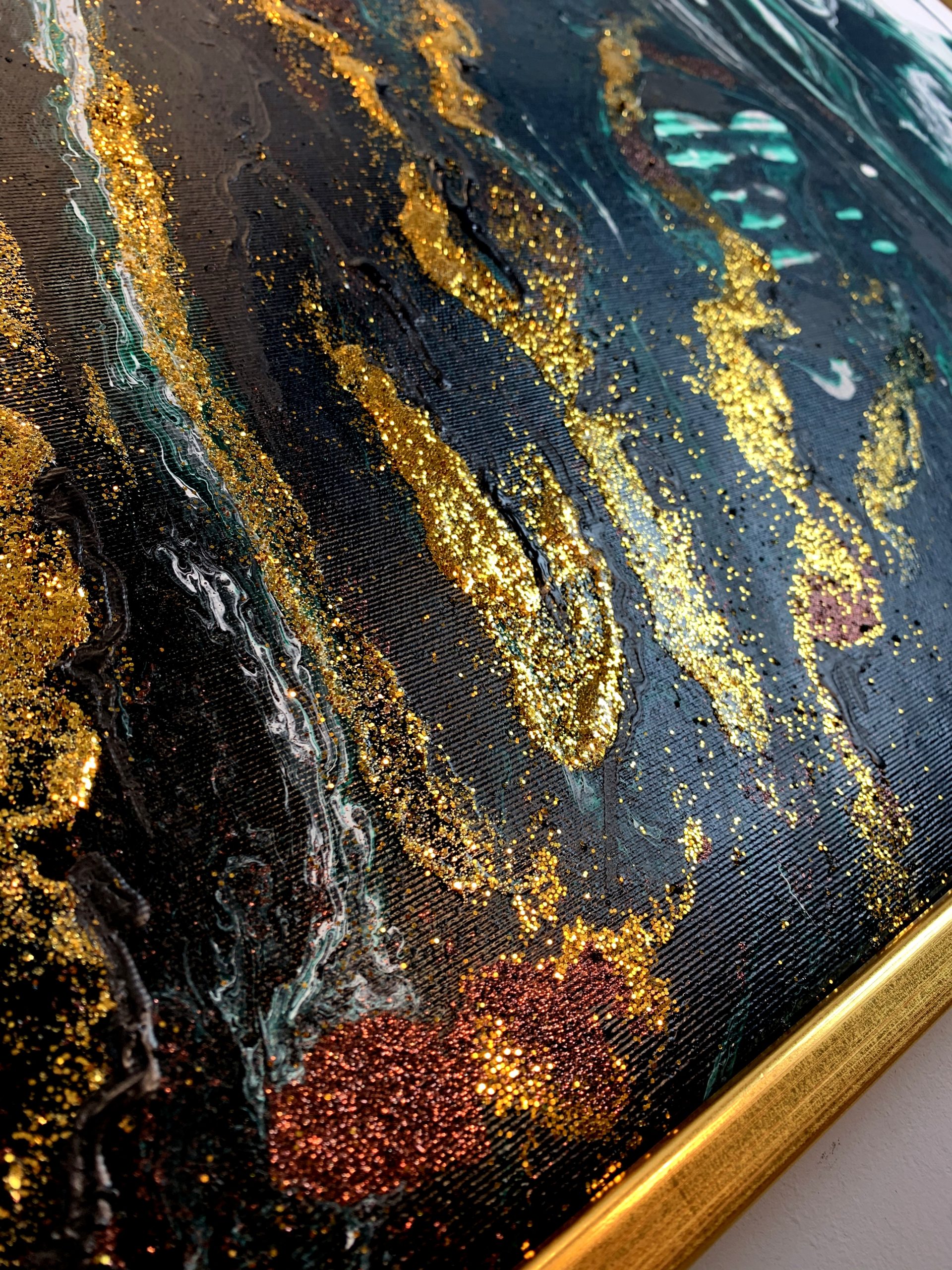 Obrazy do salonu zielony "Jedwab" abstrakcja w złotej ramie 2060A - obrazek 6