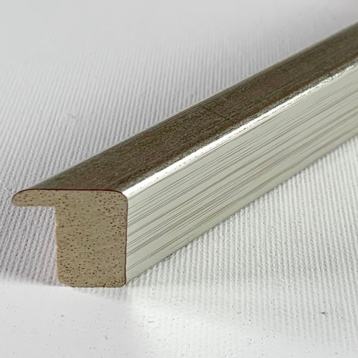 Srebrna wąska rama do obrazu nowoczesne ramy SA41 - obrazek 3