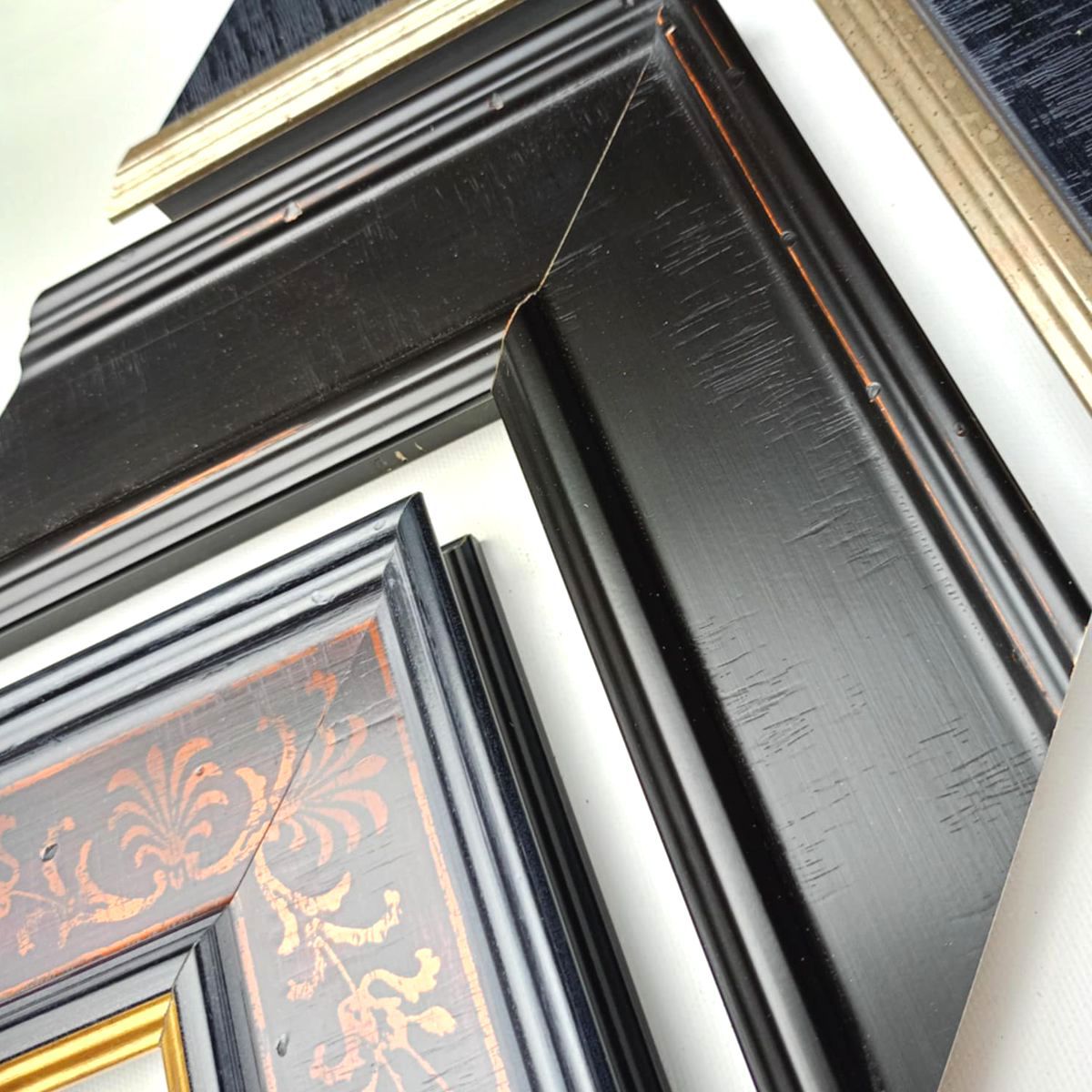 Szeroka drewniana rama do obrazu obniżony środek AP16 - obrazek 3