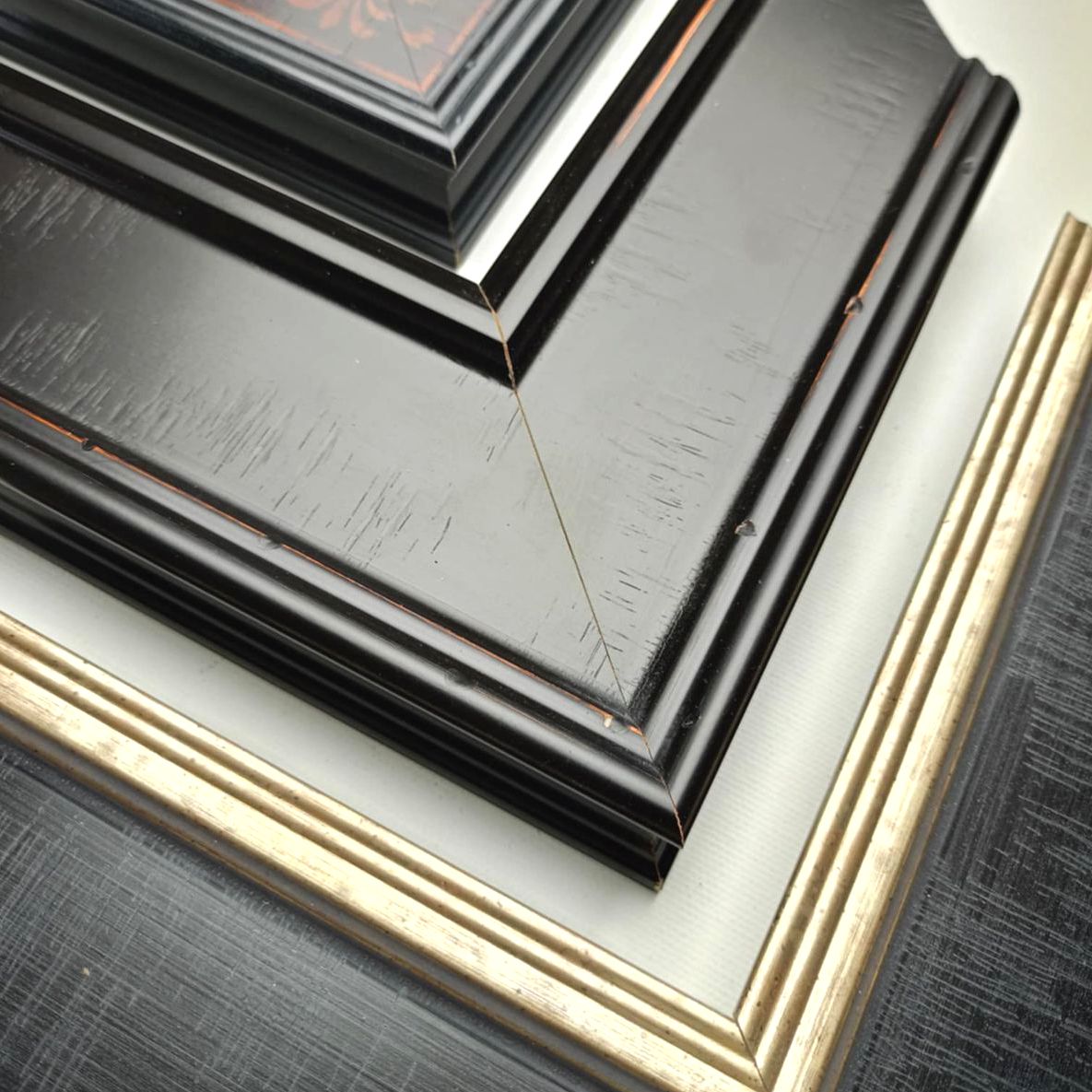 Szeroka drewniana rama do obrazu obniżony środek AP16 - obrazek 5