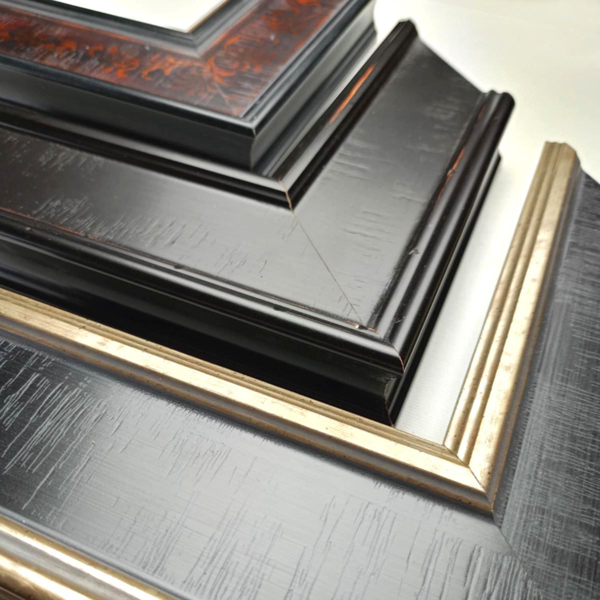 Szeroka drewniana rama do obrazu obniżony środek AP16 - obrazek 4