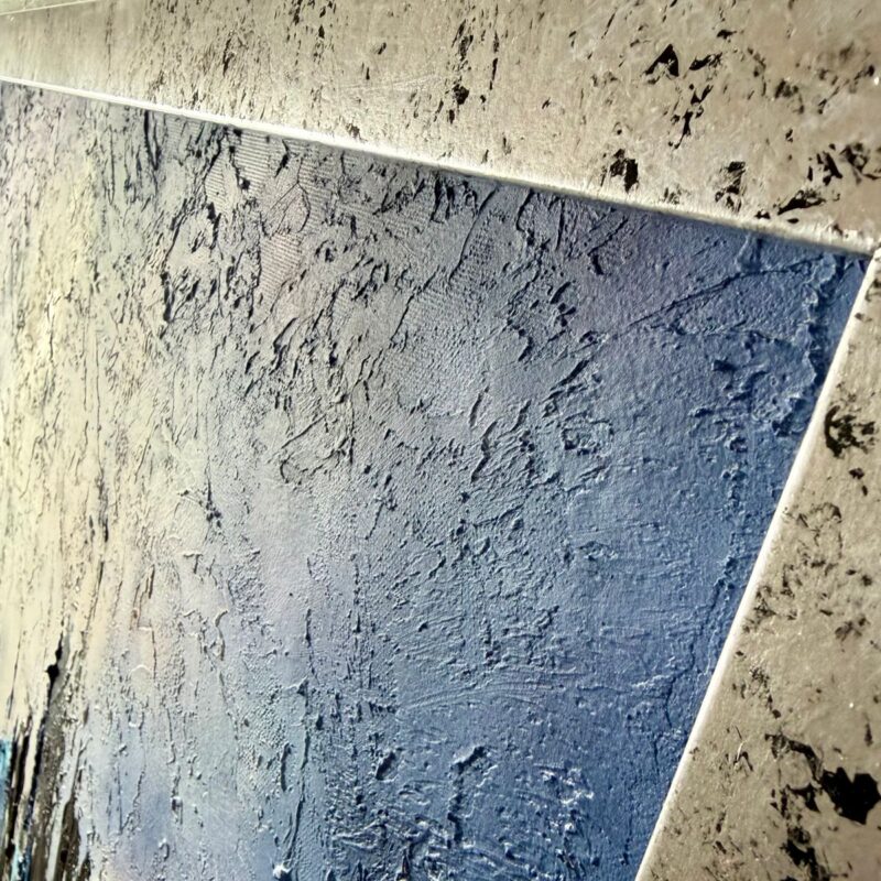 Srebrna przecierana rama – nowoczesny obraz abstrakcyjny miasto